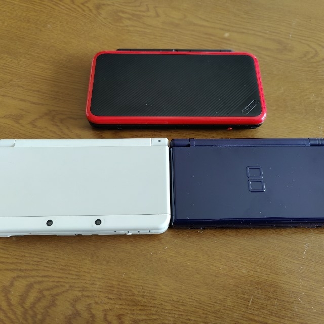 Nintendo 2DSマリオカート7パック 3DS ソフトなど セット エンタメ/ホビーのゲームソフト/ゲーム機本体(携帯用ゲーム機本体)の商品写真