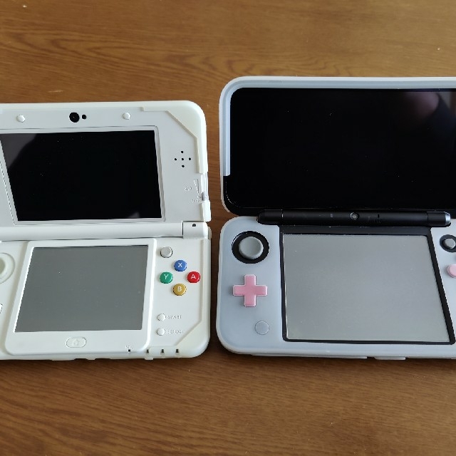 Nintendo 2DSマリオカート7パック 3DS ソフトなど セット エンタメ/ホビーのゲームソフト/ゲーム機本体(携帯用ゲーム機本体)の商品写真