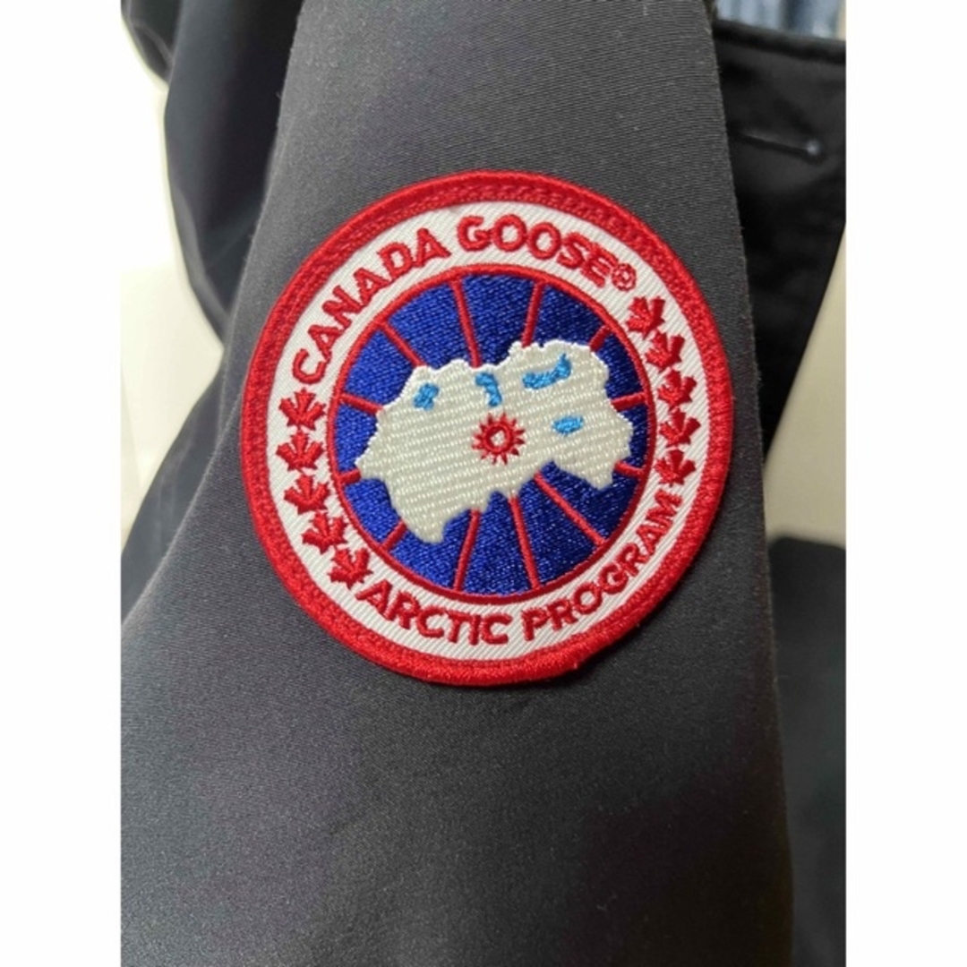 CANADA GOOSE(カナダグース)のカナダグース　ラブラドール　ダウン　レディース レディースのジャケット/アウター(ダウンジャケット)の商品写真