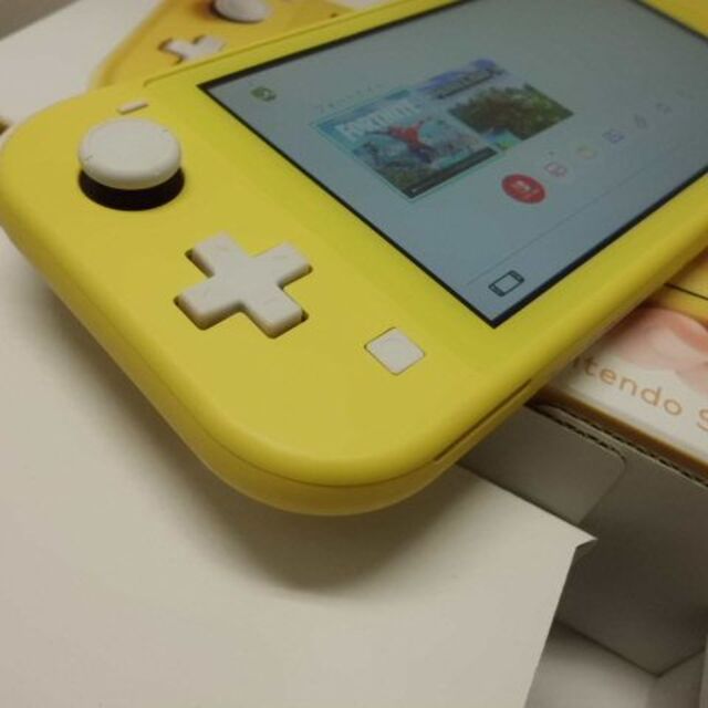 Nintendo Switch(ニンテンドースイッチ)のNintendo Switch Lite Yellow エンタメ/ホビーのゲームソフト/ゲーム機本体(携帯用ゲーム機本体)の商品写真
