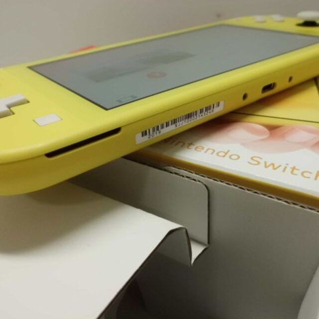 Nintendo Switch(ニンテンドースイッチ)のNintendo Switch Lite Yellow エンタメ/ホビーのゲームソフト/ゲーム機本体(携帯用ゲーム機本体)の商品写真