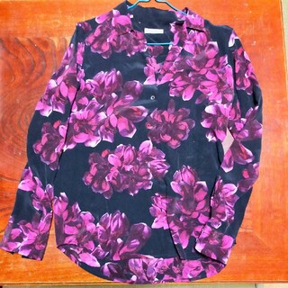 Equipment flower pattern shirt