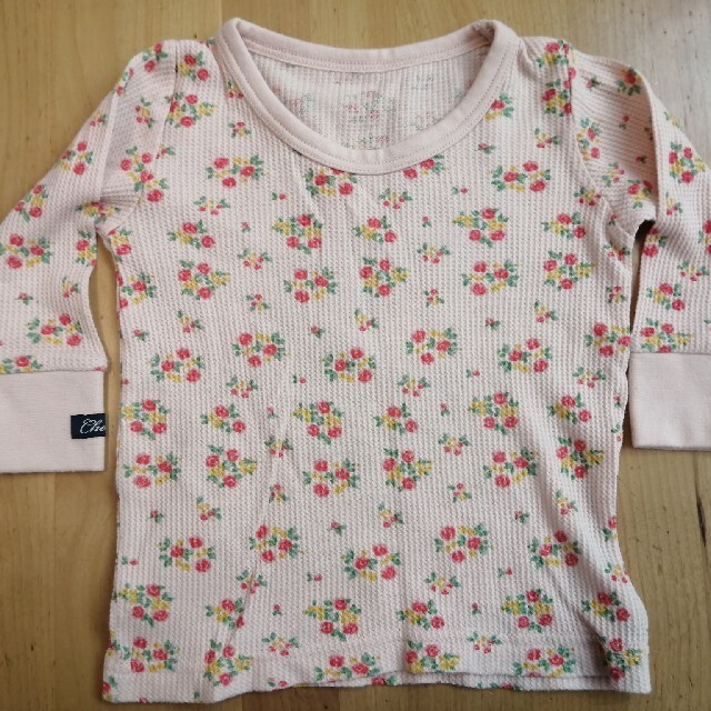 花柄トップス　ピンク　90cm キッズ/ベビー/マタニティのキッズ服女の子用(90cm~)(Tシャツ/カットソー)の商品写真