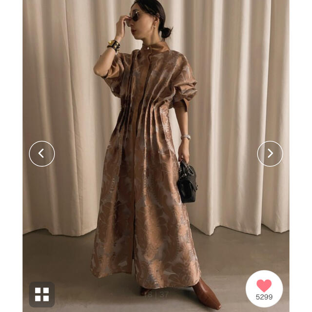 Ameri VINTAGE(アメリヴィンテージ)の AMERI UND SHEER JACQUARD TUCK DRESS レディースのワンピース(ロングワンピース/マキシワンピース)の商品写真