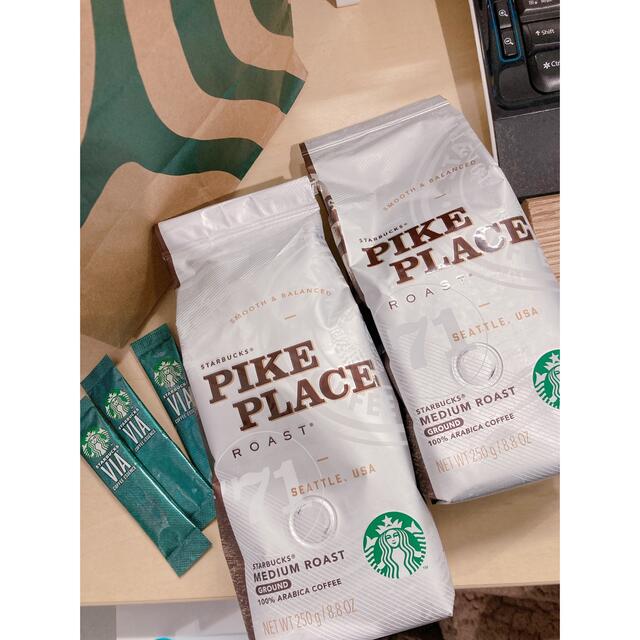 Starbucks Coffee(スターバックスコーヒー)のスターバックスコーヒー豆　2袋セット　オマケつき 食品/飲料/酒の飲料(コーヒー)の商品写真