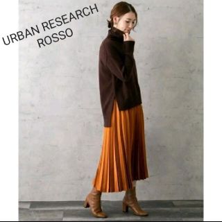 アーバンリサーチロッソ(URBAN RESEARCH ROSSO)のURBAN RESEARCH ROSSO★サテンプリーツスカート オレンジ　M(ロングスカート)