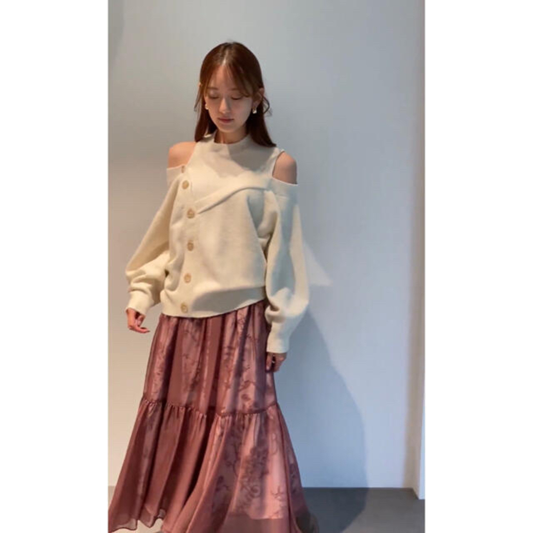 SNIDEL(スナイデル)のスナイデル　美品 オープンショルダーボタンニットプルオーバー レディースのトップス(ニット/セーター)の商品写真