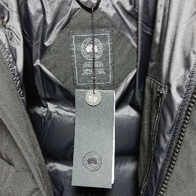 CANADA GOOSE(カナダグース)の値下げ　カナダグース　carson parka ブラックレーベル　3805MB メンズのジャケット/アウター(ダウンジャケット)の商品写真