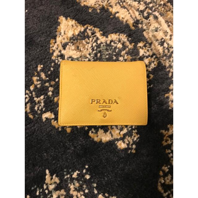 PRADA(プラダ)の★最終値下げ★PRADA ミニ財布　イエロー レディースのファッション小物(財布)の商品写真