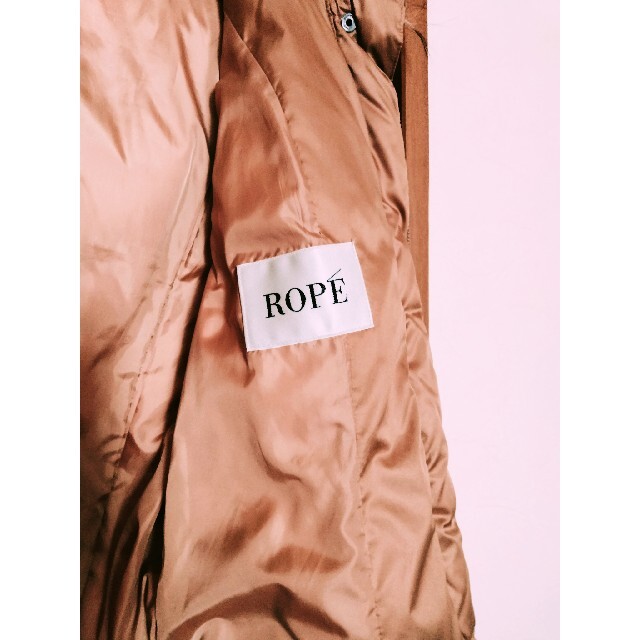 ROPE’(ロペ)のROPEダウンコート　キャメル レディースのジャケット/アウター(ダウンコート)の商品写真