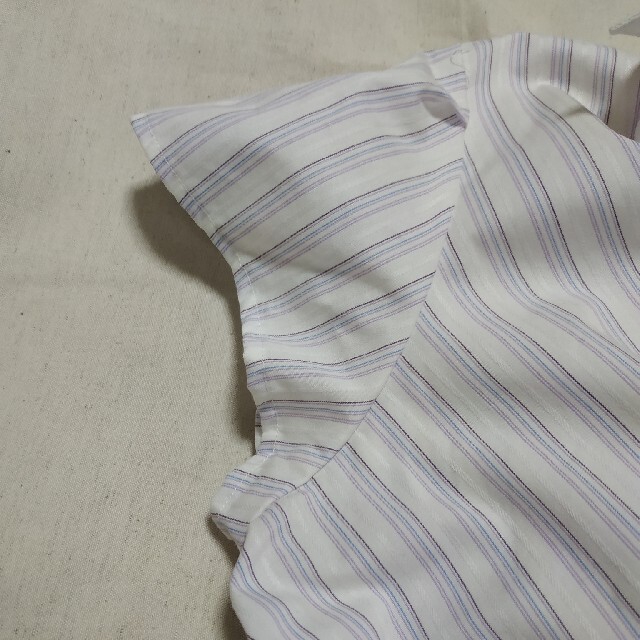 ブラウス　白襟パープルストライプ　9号　半袖 レディースのトップス(シャツ/ブラウス(半袖/袖なし))の商品写真