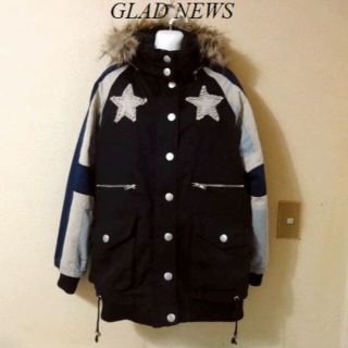 グラッドニュース(GLAD NEWS)のGLAD NEWSグラッドニュース♡ファー付きバッグプリント星スタッズブルゾン(ブルゾン)