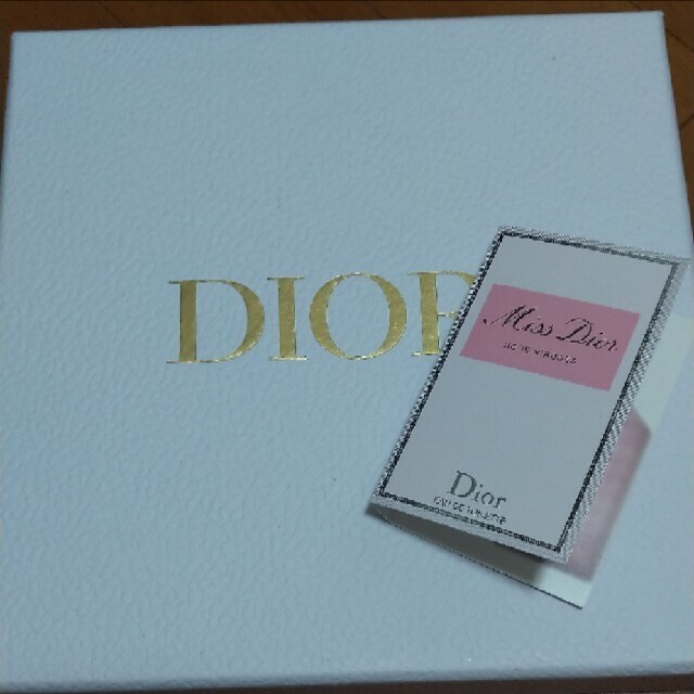 Dior(ディオール)の【新品サンプル+おまけ付】ミスディオール ローズローズ コスメ/美容の香水(香水(女性用))の商品写真