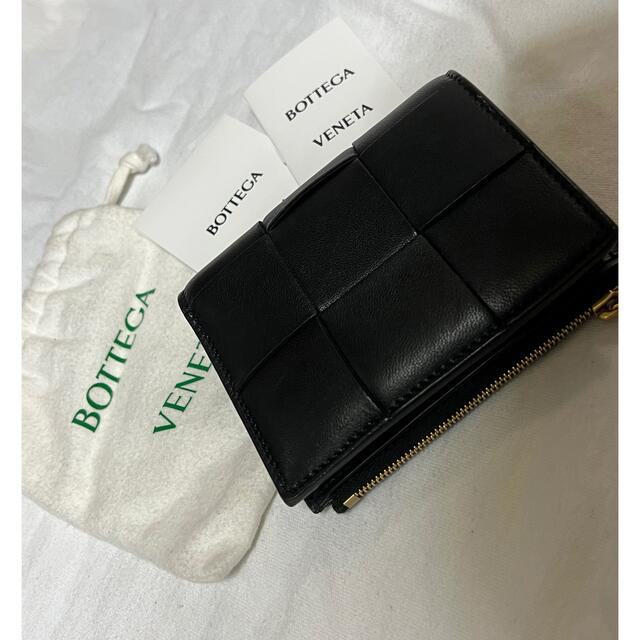 Bottega Veneta(ボッテガヴェネタ)の※期間限定出品　ボッテガヴェネタ　二つ折りファスナーウォレット　ブラック レディースのファッション小物(財布)の商品写真