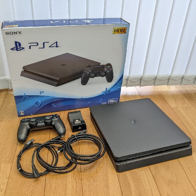 PlayStation4(プレイステーション4)の【こたいが様専用】PlayStation4 本体 CUH-2100AB01 エンタメ/ホビーのゲームソフト/ゲーム機本体(家庭用ゲーム機本体)の商品写真