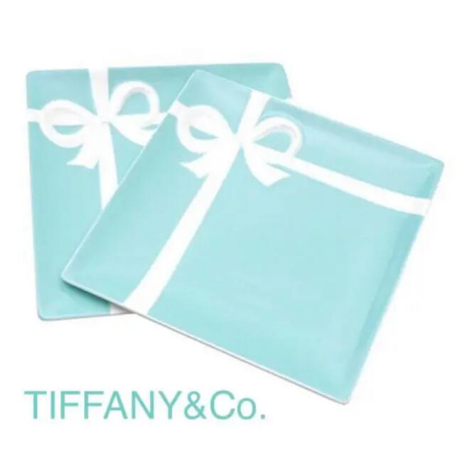 Tiffany & Co.(ティファニー)の新品＆未使用未開封　Tiffanyブルーボウデザートプレート2枚セット インテリア/住まい/日用品のキッチン/食器(食器)の商品写真