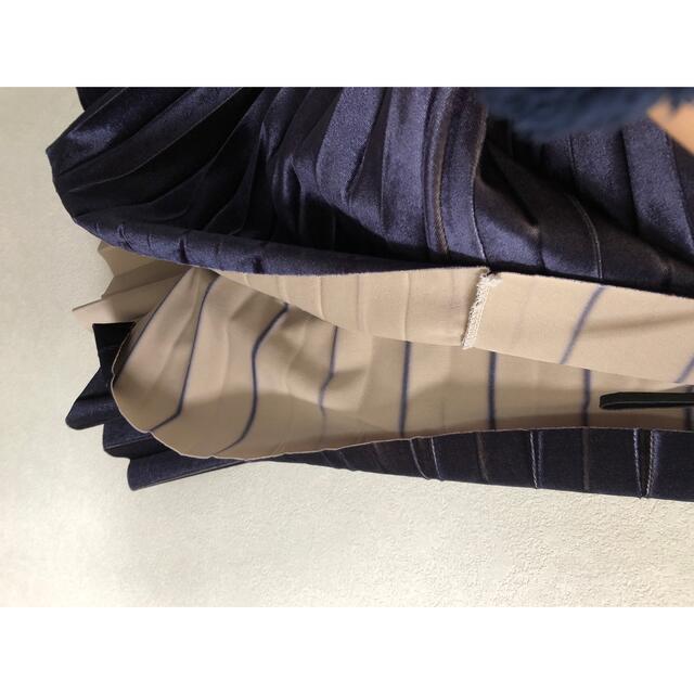 ベロアプリーツスカート　ブルー　グラデーション レディースのスカート(ひざ丈スカート)の商品写真