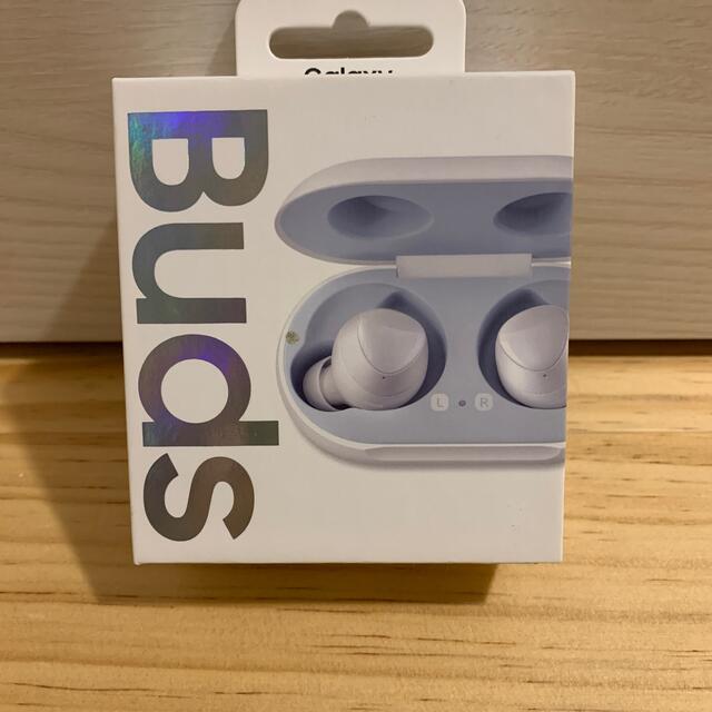 Galaxy(ギャラクシー)のSAMSUNG GALAXY BUDS WHITE スマホ/家電/カメラのオーディオ機器(ヘッドフォン/イヤフォン)の商品写真