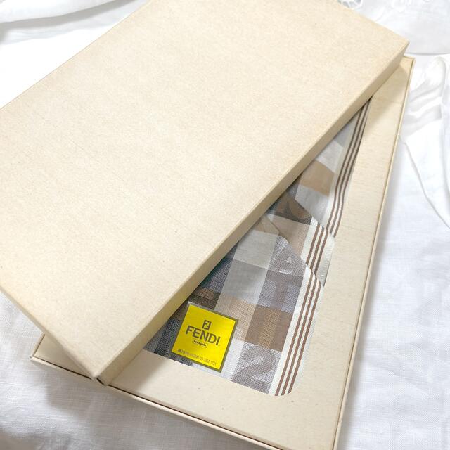FENDI(フェンディ)のフェンディ　FENDI ハンカチ　箱あり メンズのファッション小物(ハンカチ/ポケットチーフ)の商品写真