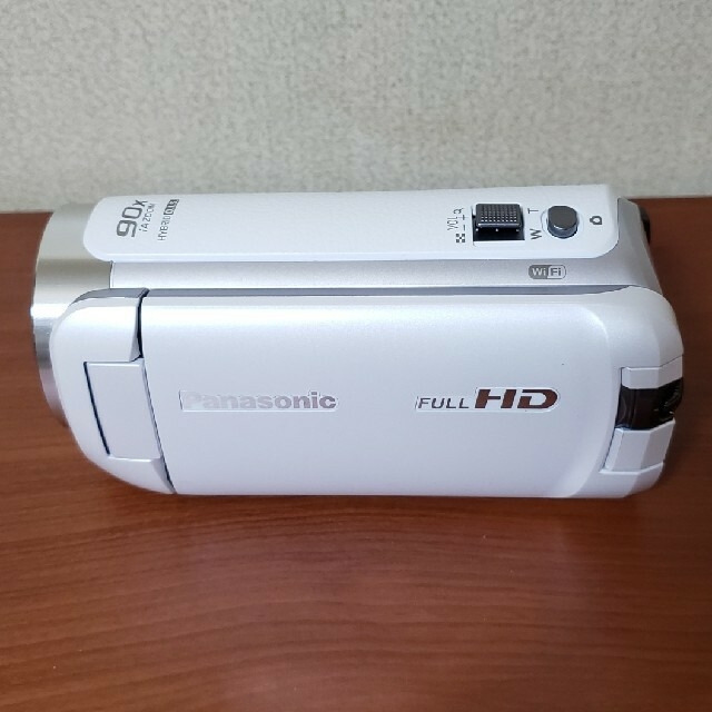 Panasonic(パナソニック)のPanasonic デジタルハイビジョンビデオカメラ HC-WZ590M-W スマホ/家電/カメラのカメラ(ビデオカメラ)の商品写真