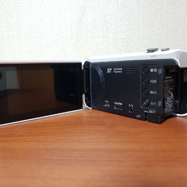 Panasonic(パナソニック)のPanasonic デジタルハイビジョンビデオカメラ HC-WZ590M-W スマホ/家電/カメラのカメラ(ビデオカメラ)の商品写真