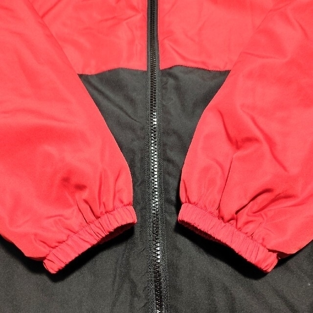 防風ジャケットグレーのジャケット キッズ/ベビー/マタニティのキッズ服男の子用(90cm~)(ジャケット/上着)の商品写真