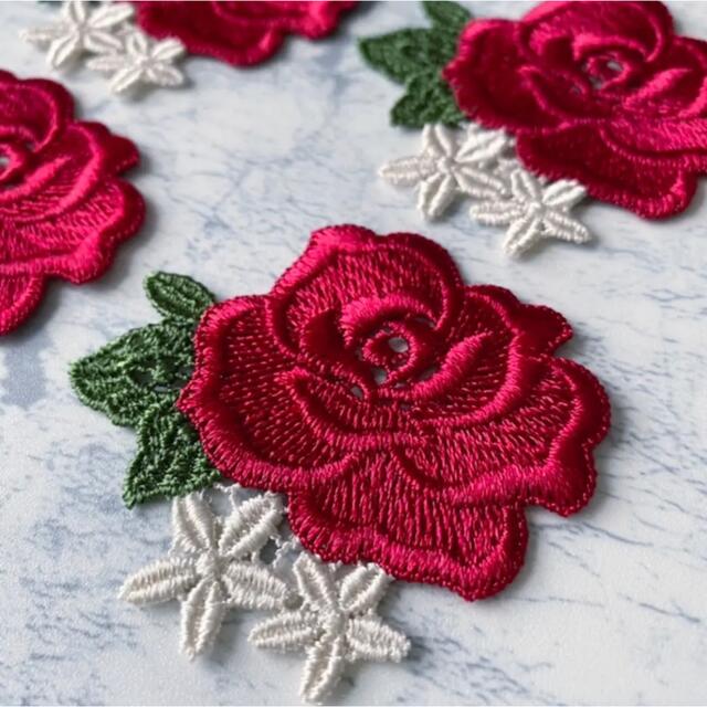薔薇 ローズ 刺繍 ケミカルモチーフ  6枚セット ハンドメイドの素材/材料(各種パーツ)の商品写真