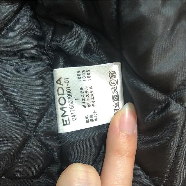 EMODA(エモダ)の新品未使用　エモダ  黒ブラック　プードルファーコート　もこもこアウター レディースのジャケット/アウター(ロングコート)の商品写真