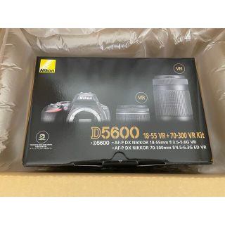 ニコン(Nikon)の【新品未使用】ニコン D5600 ダブルズームキット(デジタル一眼)