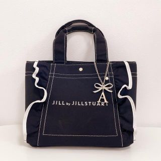 ジルバイジルスチュアート(JILL by JILLSTUART)のJILLbyJILLSTUART ♡フリルトートバッグ　チャーム付き(トートバッグ)