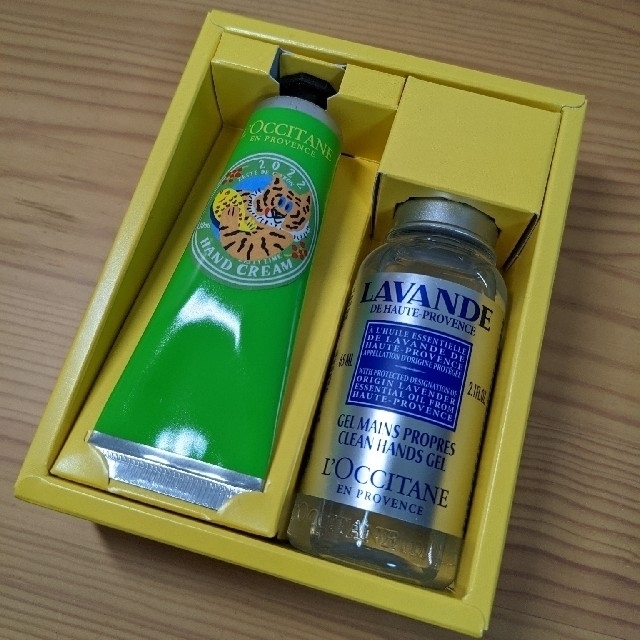 L'OCCITANE(ロクシタン)の【新品/未使用】2022NEW YEAR ポータブルハンドケアギフト コスメ/美容のキット/セット(その他)の商品写真