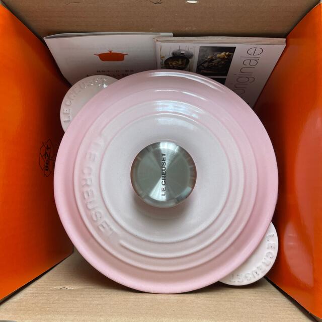 LE CREUSET(ルクルーゼ)の専用　ココットエブリィ　18cmシェルピンク インテリア/住まい/日用品のキッチン/食器(鍋/フライパン)の商品写真