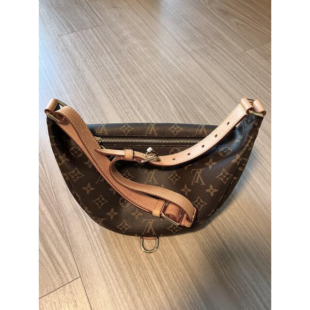 LOUIS VUITTON バムバッグ