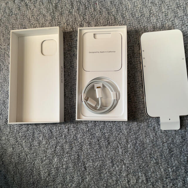 待望☆】 Apple - SIMフリー版 スターライト 128gb 美品iphone13
