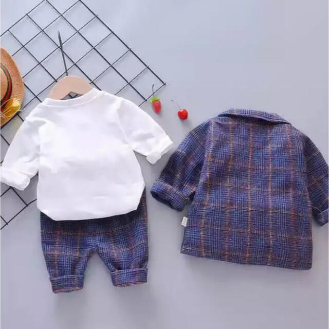 専用　サイズ100  キッズスーツ3点セット キッズ/ベビー/マタニティのキッズ服男の子用(90cm~)(ドレス/フォーマル)の商品写真