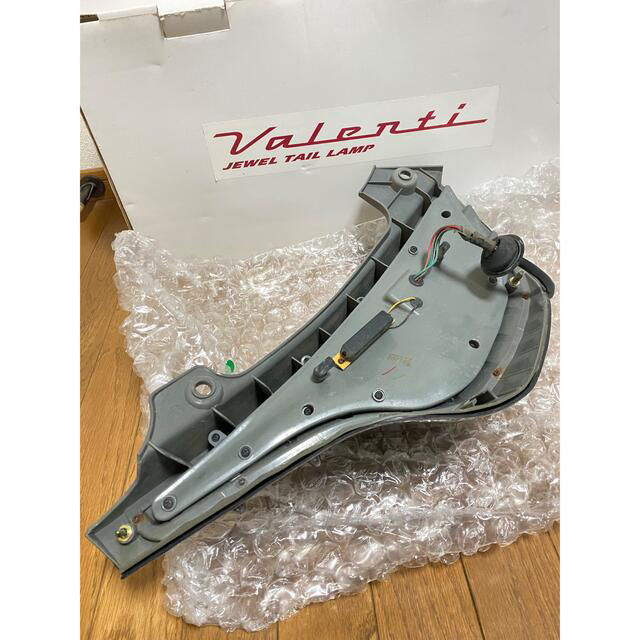 アクア ヴァレンティ VALENTI テールランプ 自動車/バイクの自動車(汎用パーツ)の商品写真