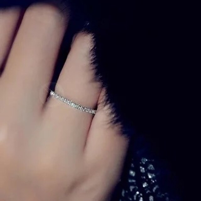 417★極細1.5mmCZダイヤモンド ハーフリング レディースのアクセサリー(リング(指輪))の商品写真