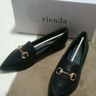 リエンダ(rienda)のフラットシューズ(ローファー/革靴)