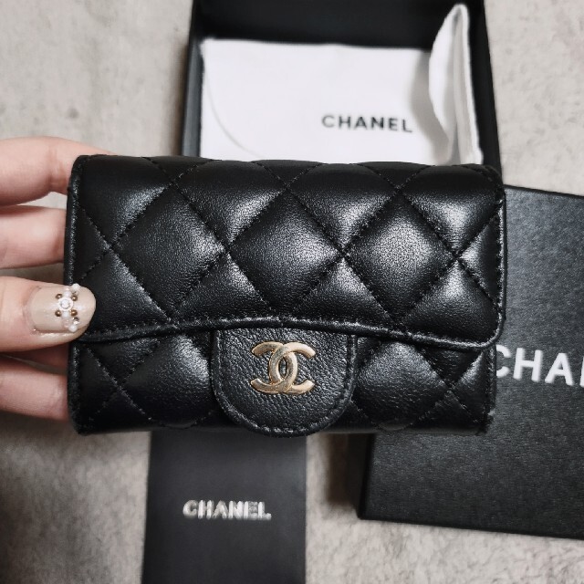 CHANEL(シャネル)のCHANEL マトラッセ クラシック カードケース レディースのファッション小物(財布)の商品写真