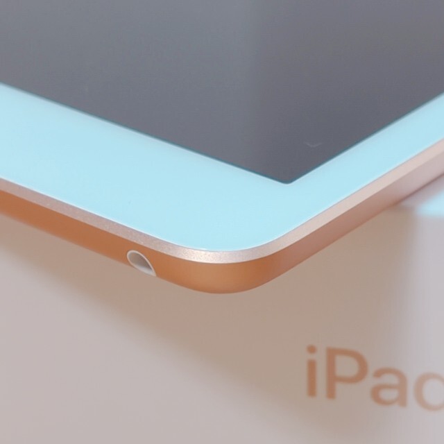 iPad(アイパッド)のiPad Wi-Fi 第8世代 32GB ゴールド 本体 スマホ/家電/カメラのPC/タブレット(タブレット)の商品写真