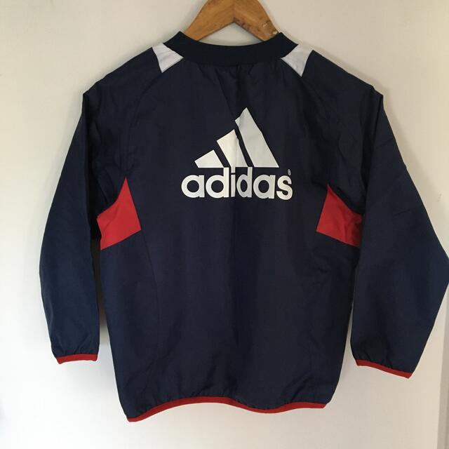 adidas(アディダス)のアディダス   キッズ　プルオーバー　130 キッズ/ベビー/マタニティのキッズ服男の子用(90cm~)(ジャケット/上着)の商品写真