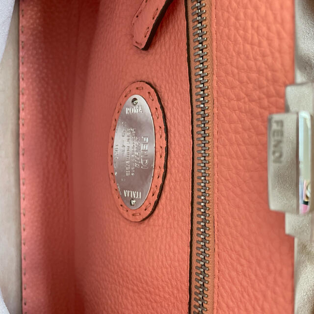 FENDI(フェンディ)のFENDI ピーカブー ミディアム セレリア  レディースのバッグ(ハンドバッグ)の商品写真