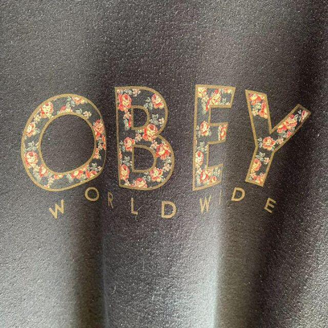 OBEY(オベイ)の90's US OBEY オベイ　ローズ柄ビックロゴ　袖リメイクトレーナー　希少 メンズのトップス(スウェット)の商品写真