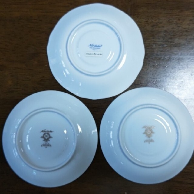 Noritake(ノリタケ)のノリタケ　アクレイム*カップ&ソーサー2客セット+レースウッドゴールドピンク1客 インテリア/住まい/日用品のキッチン/食器(食器)の商品写真