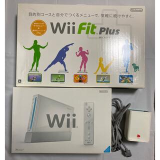 ウィー(Wii)のWii本体　Wii Fit Plus おまけ(家庭用ゲーム機本体)