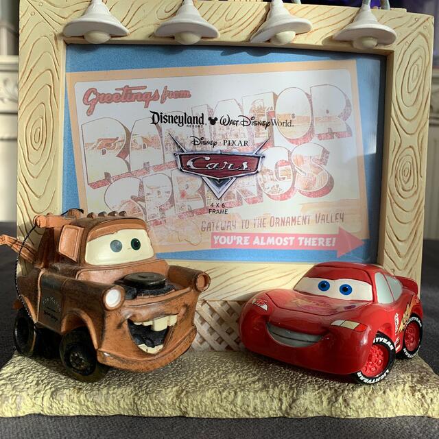 Disney(ディズニー)のCars フォトフレーム⭐︎ディズニーランドカリフォルニア　お値下げしました⭐︎ エンタメ/ホビーのおもちゃ/ぬいぐるみ(キャラクターグッズ)の商品写真