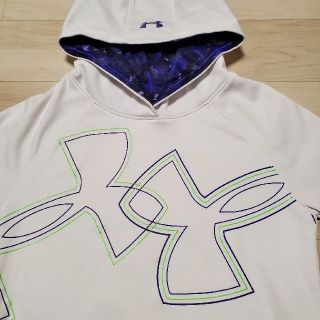 アンダーアーマー(UNDER ARMOUR)のアンダーアーマー　パーカー　150(Tシャツ/カットソー)