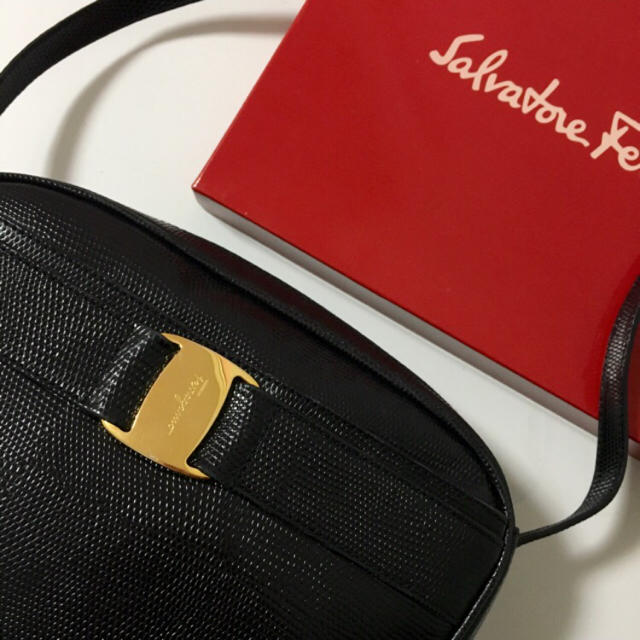 Salvatore Ferragamo(サルヴァトーレフェラガモ)のレア♡美品♡フェラガモ♡ヴァラ♡リザード レディースのバッグ(ショルダーバッグ)の商品写真