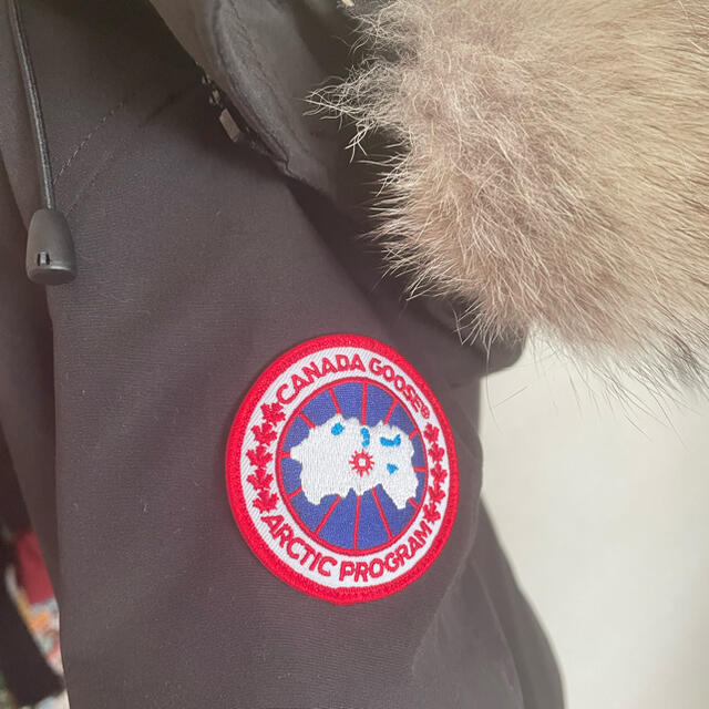 CANADA GOOSE(カナダグース)のカナダグース♡シャーロット レディースのジャケット/アウター(ダウンジャケット)の商品写真