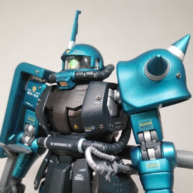 プラモデルガンプラ MG MS-06S ザクⅡ(S型)【全塗装】